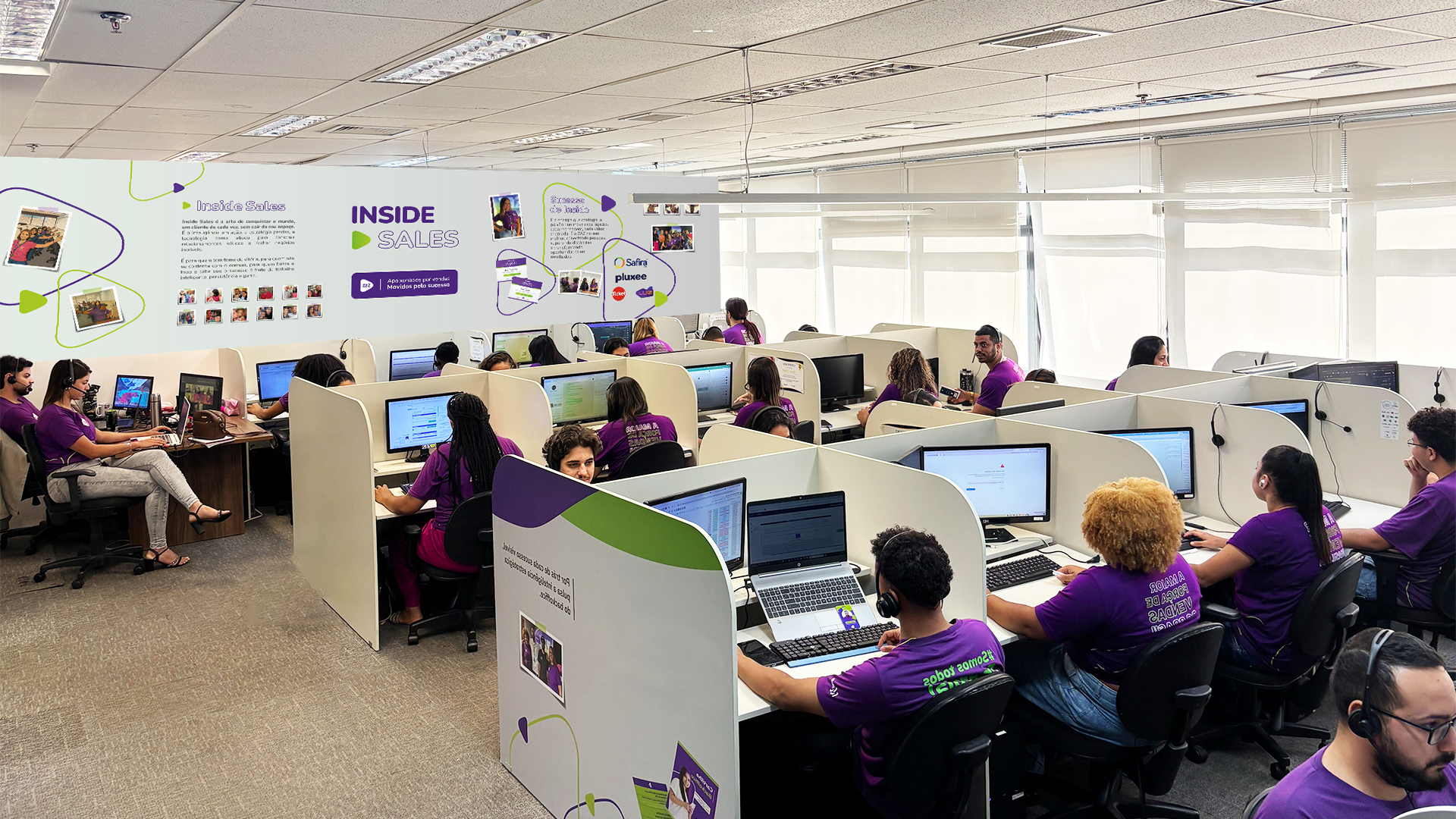 Equipe de inside sales da ZAZ Vendas em operação de credenciamento